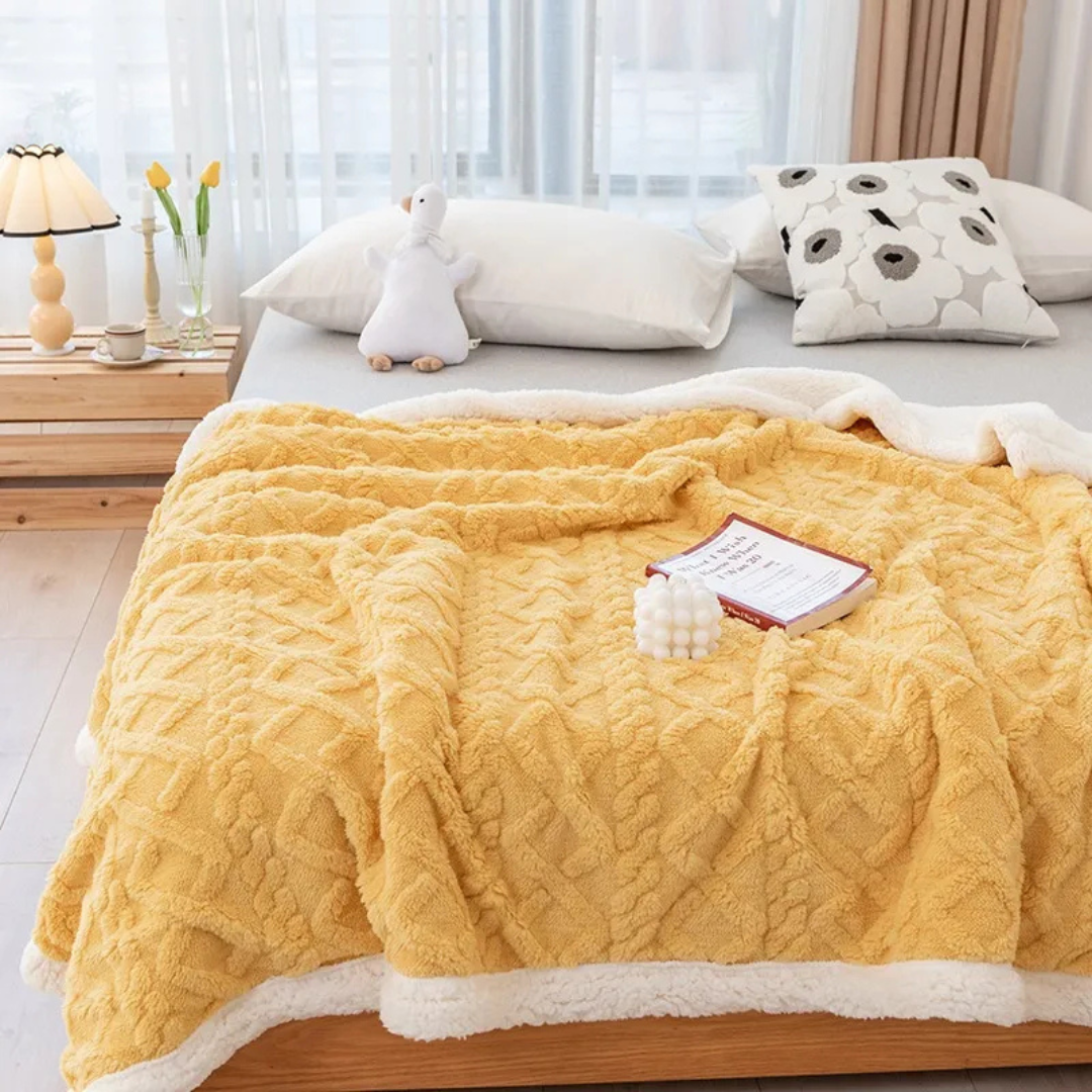 Liora – The Luxury Fleece Blanket