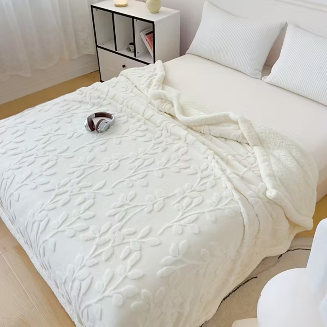 Serena – The Fleece Throw Blanket