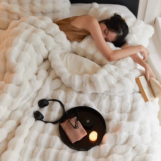 The Fleece Bubble Blanket