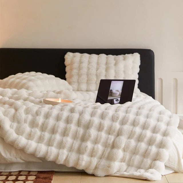 The Fleece Bubble Blanket