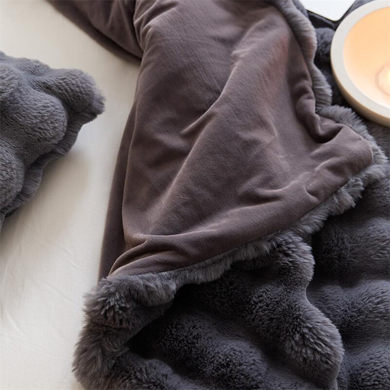 The Fleece Bubble Blanket